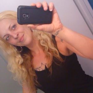 Meet your Posher, Tee